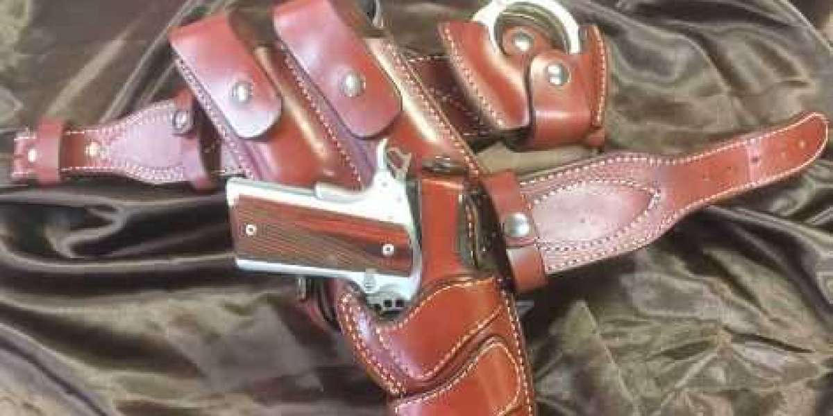 Custom Leather Knife Sheaths: Elevating the Presentation of Collectible Knives