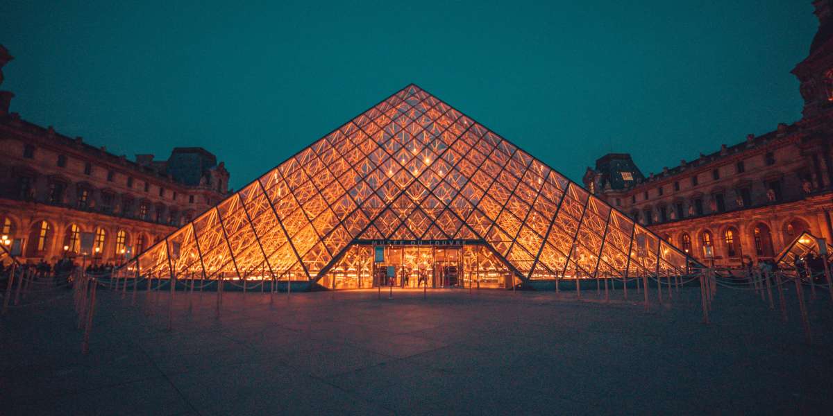 Louvre Gardens: A Relaxing Walk Between Art and History