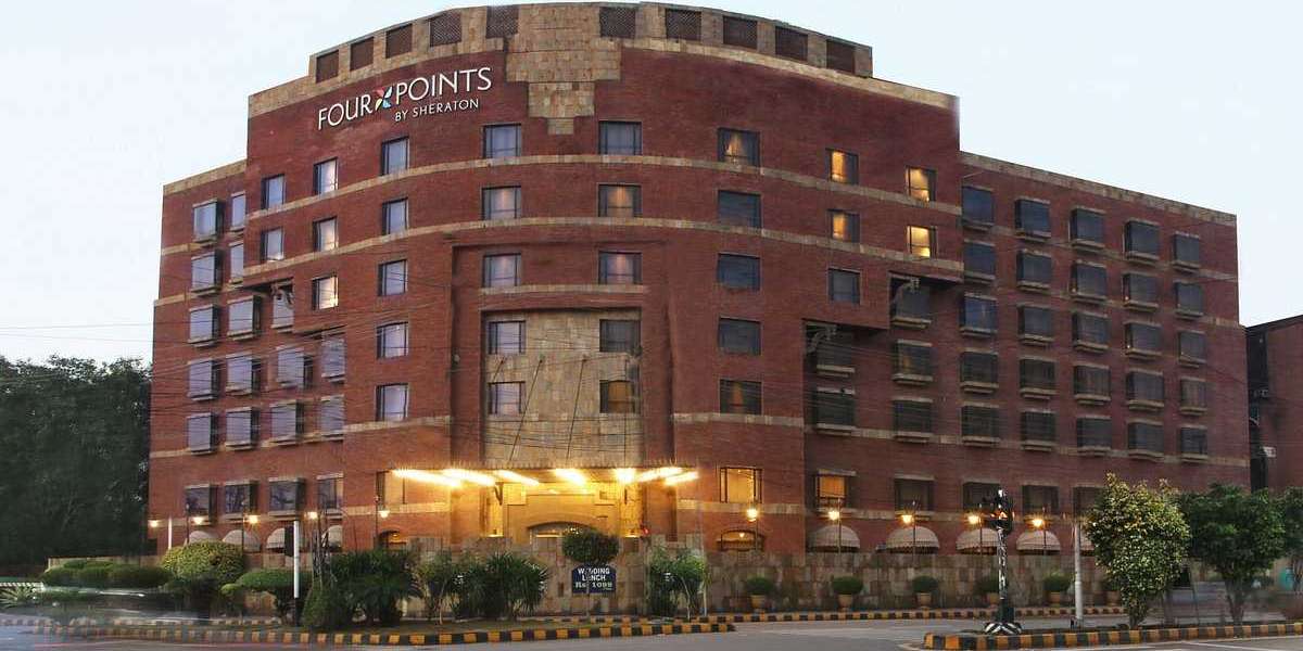 "Choosing the Right Hotel: Family Comfort in Lahore"