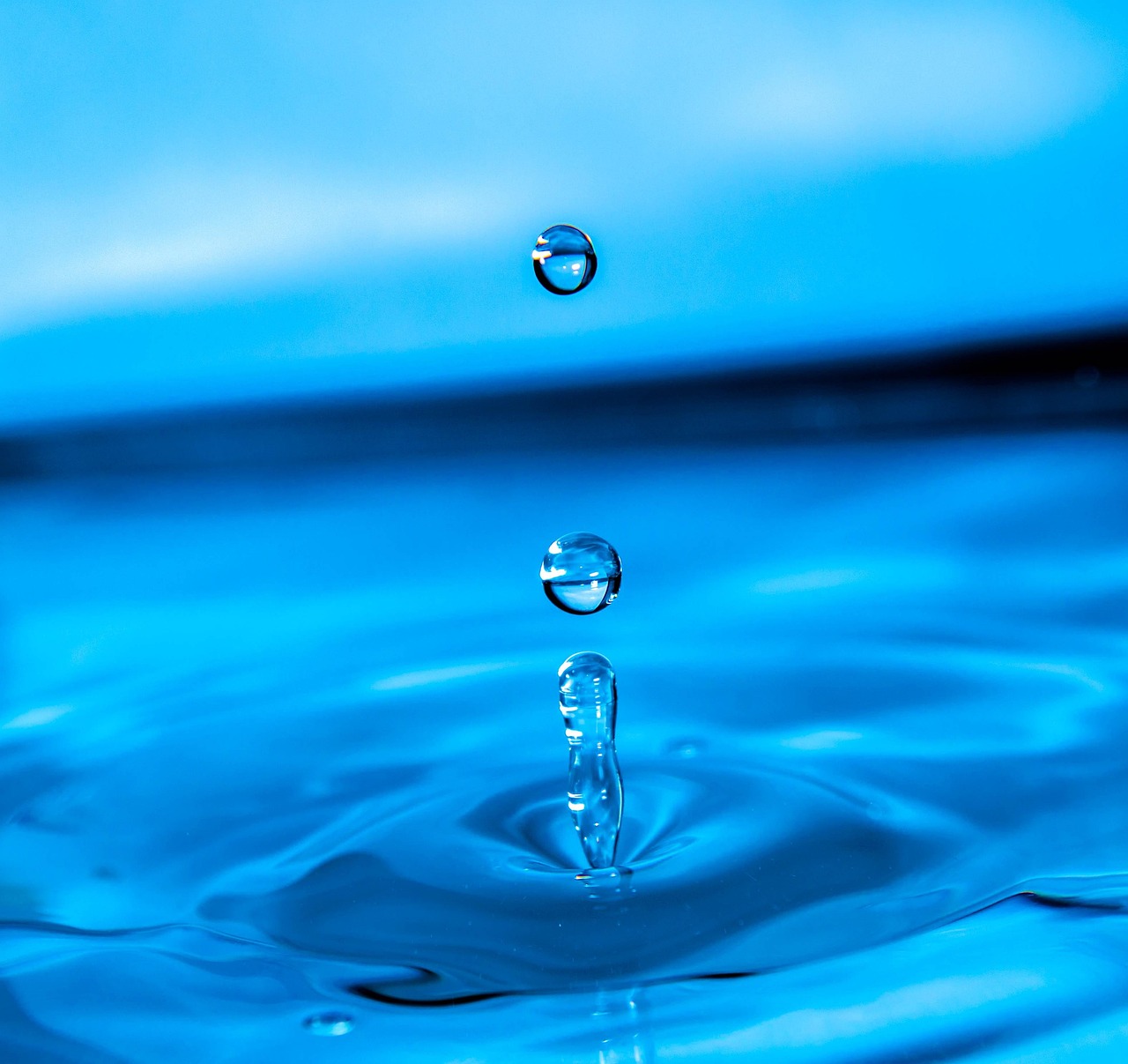 drop, splash, impact, ripples, water, ripple effect, waves, macro, drip, liquid, surface tension, surface, nature, water surface, droplet, drop of water, close up, blue