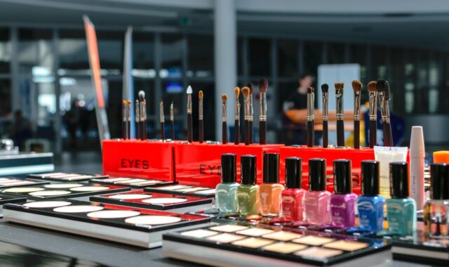 beauty salon, spa, cosmetics, biological, people, customers, makeup, cosmetic brush, cosmetic, fair, show, powder, accessories, beauty, shadows, face, lipstick, painting, woman, paint, elegance, colorful, fashion, eye painting, nails, lacquer, ink, exhibition, store, living room, sale, crayons, hybrid, hybrid lacquer, nails hybrid, beauty salon, beauty salon, beauty salon, beauty salon, beauty salon