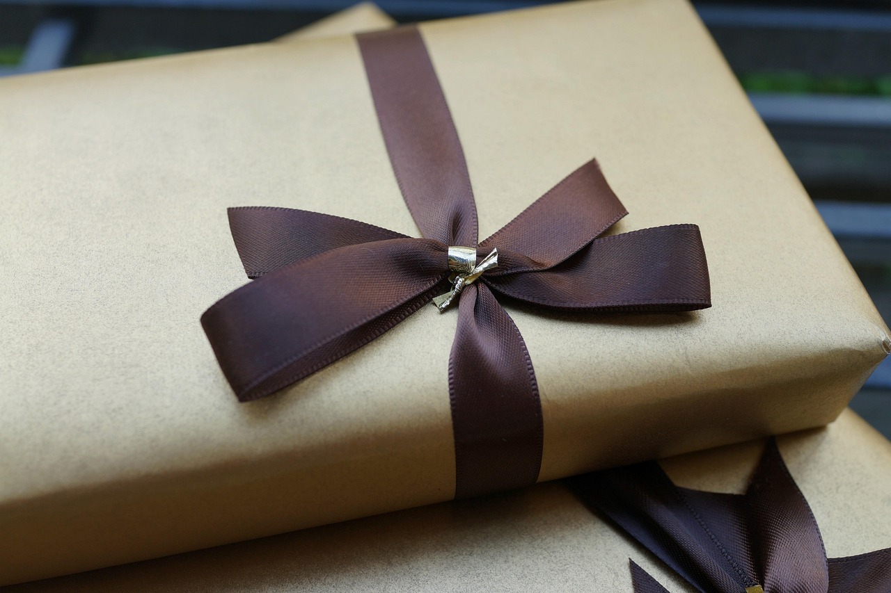 gifts, ribbons, wrapping, holiday, present, celebration, design, gold, anniversary, party, celebrate, greeting, gifts, gifts, wrapping, present, present, present, present, present, anniversary, anniversary