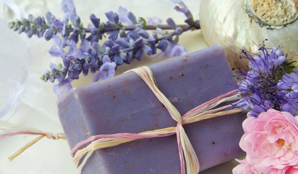 soap, purple, lavender, rose, shell, violet, nature, lavender flowers, fragrance, blossom, bloom, provence, wellness, beauty, tender, skin, maintain, rose flower, personal hygiene, naturally, ingredients, bio, sheep's milk, bath, relax, to clean, handmade