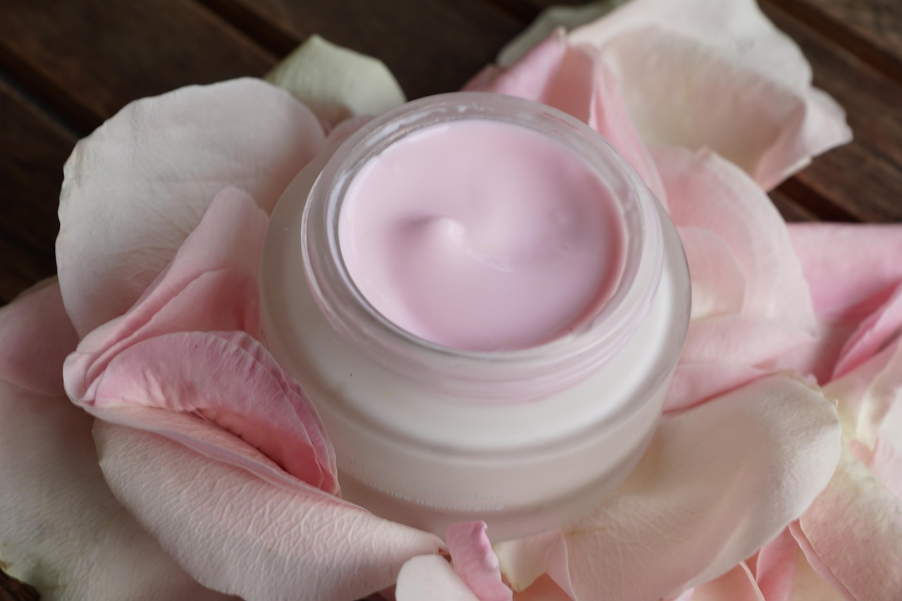 cosmetics, cream, roses, blossom, bloom, skin care, beauty, flower, nature, oganic, bio, wedding, hand, can, crucible, packaging, serum, cellular, flower background, maintenance, spa, luxury, body, sale, beautiful flowers, flower wallpaper, manufacturing, production, glass
