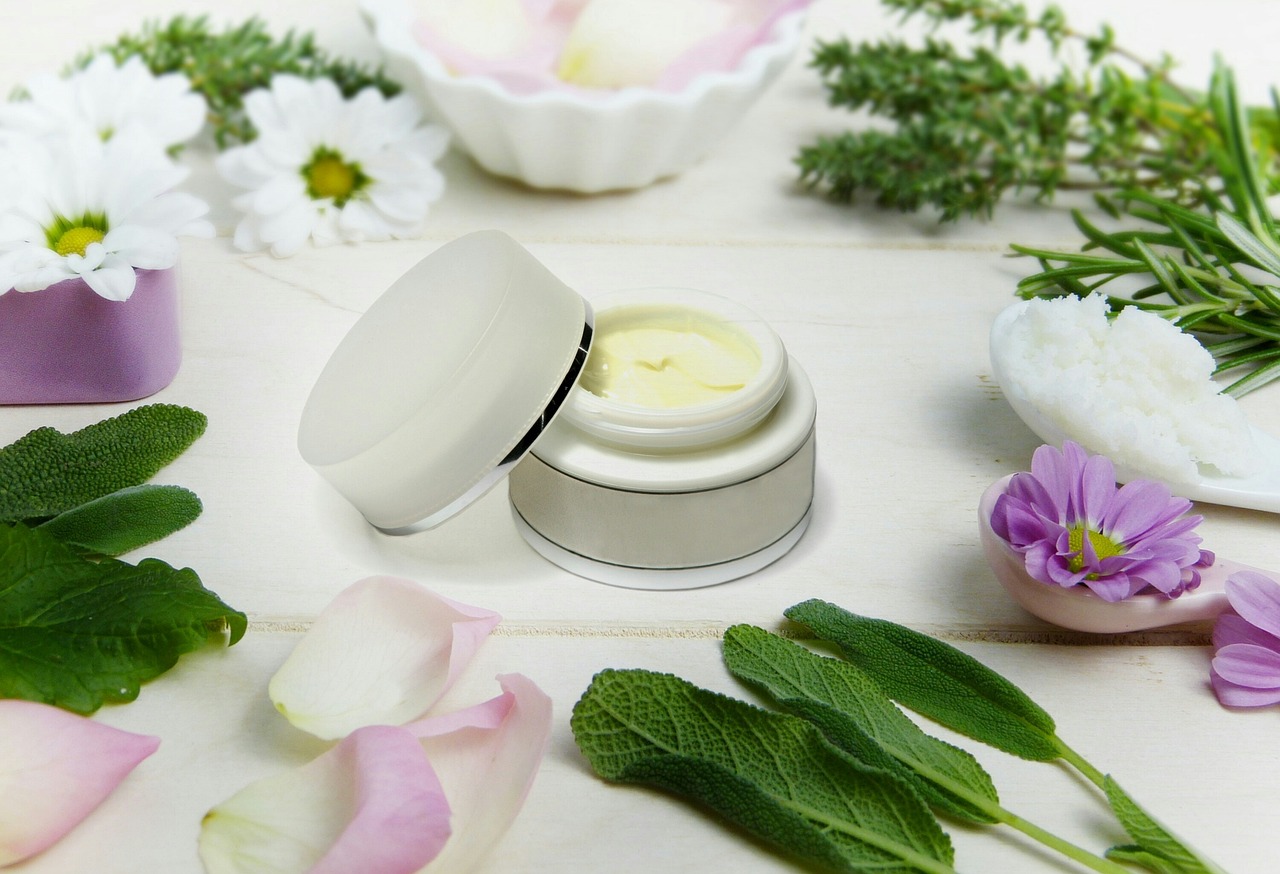 cream, skin, care, beautiful flowers, cosmetics, flower wallpaper, flower background, lid, fragrance, herbs, thyme, sage, rose, flowers, petals, pink, essential oils, shea butter, rose flower, coconut oil, nature, plant, alternative medicine, self-made, bio, box, hand made, beauty