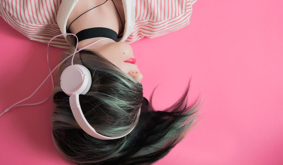 girl, music, fashion, listen, full hd wallpaper, windows wallpaper, headphones, headsets, listening, hd wallpaper, 4k wallpaper, desktop backgrounds, model, pink, free background, mac wallpaper, 4k wallpaper 1920x1080, background, wallpaper hd, beauty, beautiful wallpaper, free wallpaper, audio, earphones, senses, tumblr wallpaper, wallpaper for girls, pink background, pink music, laptop wallpaper, cool backgrounds, pink fashion, pink beauty, wallpaper 4k, pink model, pink wallpaper, pink headphones