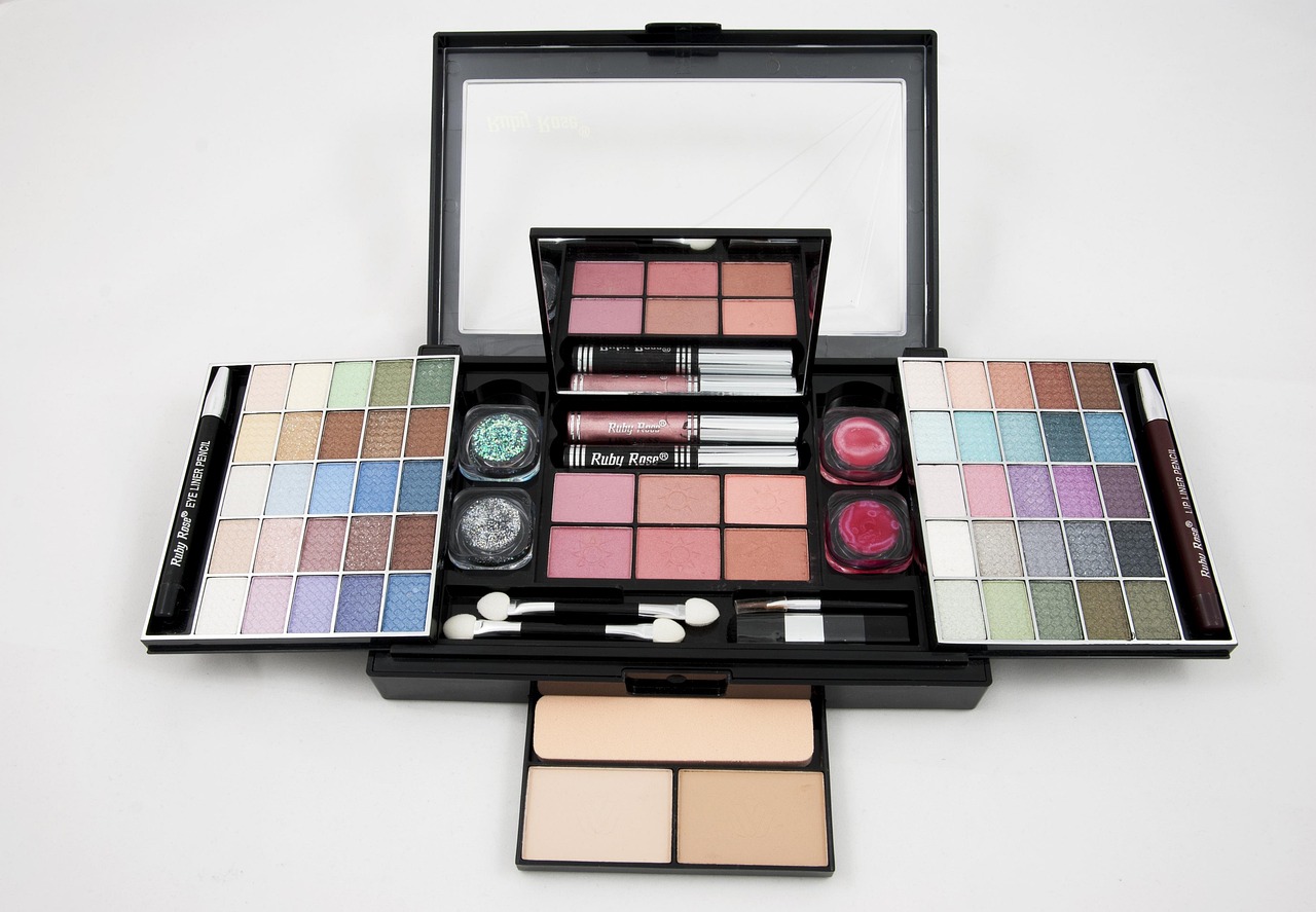 eye shadows, palette, makeup kit, powder, blush, woman, beauty, mirror, compact, makeup kit, makeup kit, makeup kit, makeup kit, makeup kit